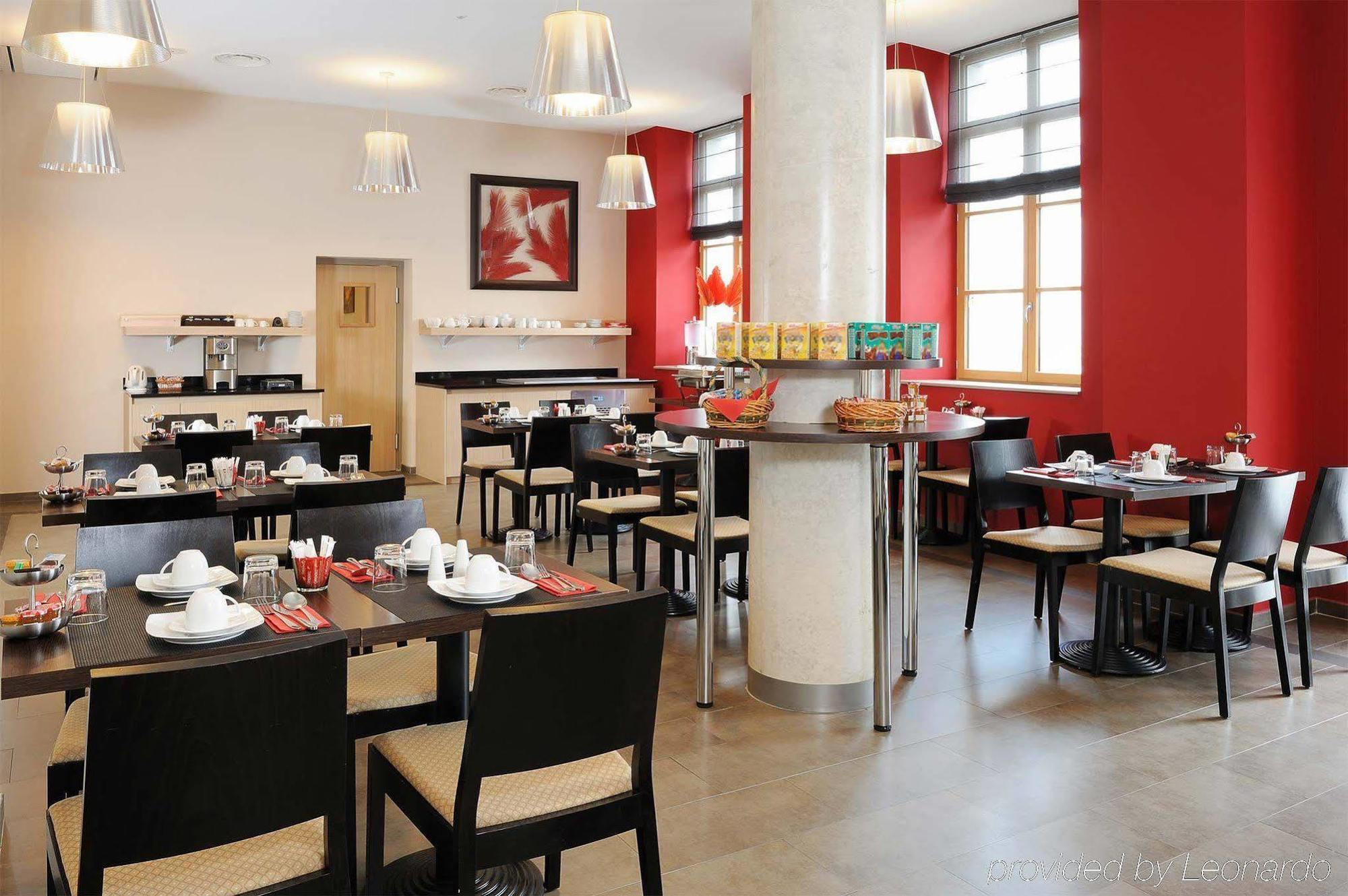 Aparthotel Residhome Caserne De Bonne 4*